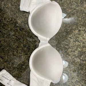 White strapless bra